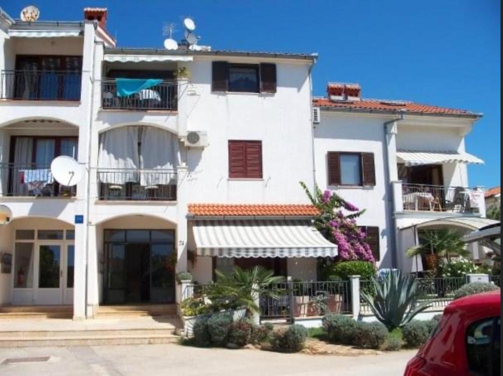 Olivia, Seaside Apartment In Medulin, Croatia Extérieur photo